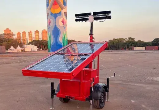 Torre ECO 300 posicionada em campo